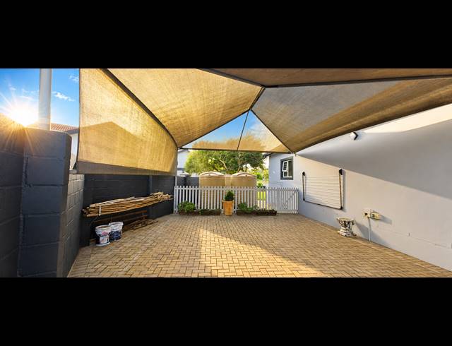 4 BEDROOM HOUSE FOR SALE IN COUNTRY CLUB